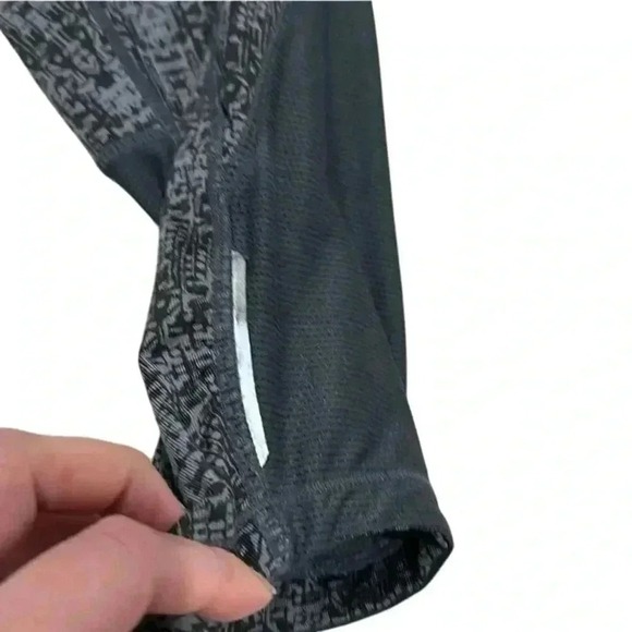 Athleta Womens Be Free Knickers Crop‎ Leggings Gray Size Small Activewear - Picture 6 of 7